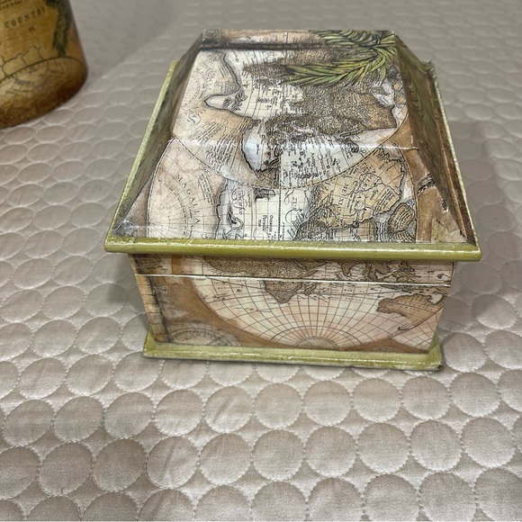 🌱 Large World Map Decorative Boxes - Picture 3 of 7